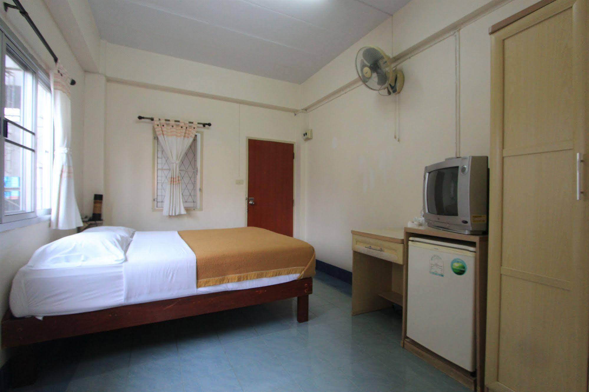 Hotel Manee Cool Mueang Chiang Mai Exterior foto