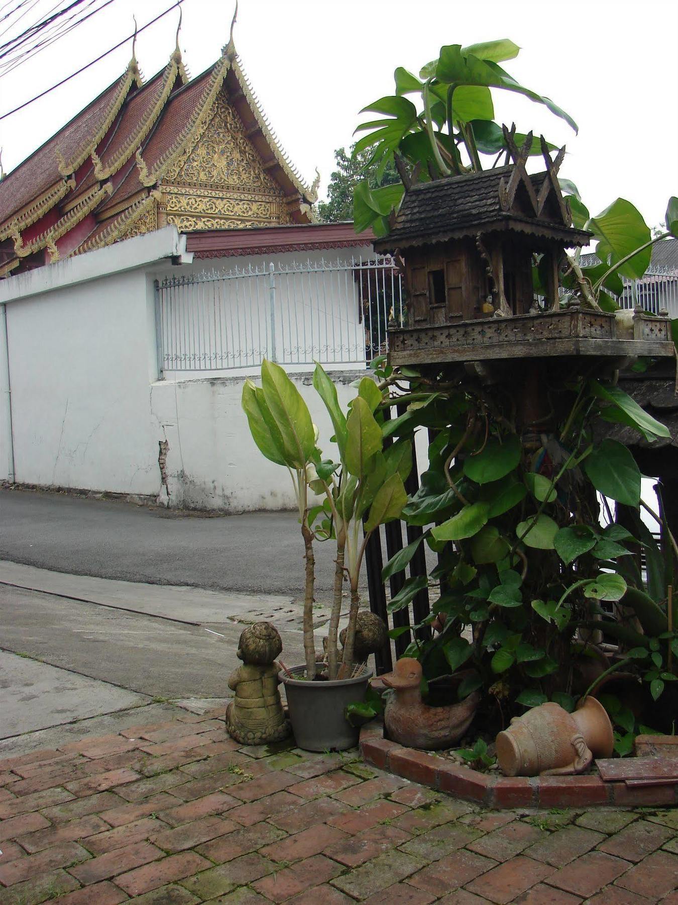 Hotel Manee Cool Mueang Chiang Mai Exterior foto